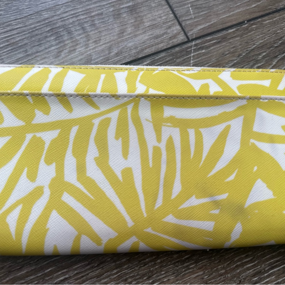 Yellow and White Leaf Print Wallet - Picture 6 of 9